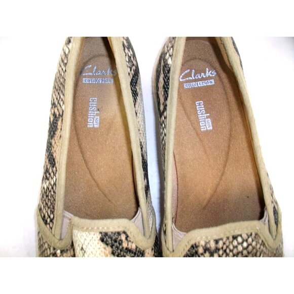 Clarks Collection Soft Cushion Womens Size 7. 5 Reptile Print Gray Slip On - Picture 6 of 8